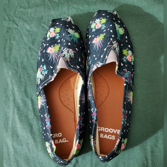 Groove Bags cactus plant shoes sz 9 10 W NEW Tom's style - Picture 13 of 16